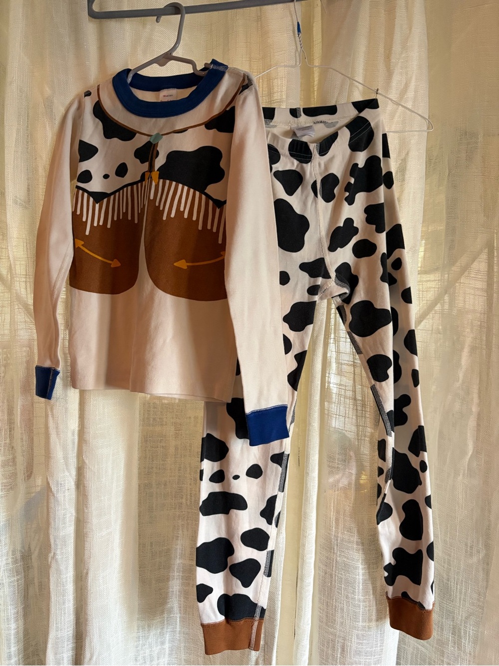 Hanna Andersson Cow-Print Pajama Set in White, Black & Brown with Blue Trim SZ 8